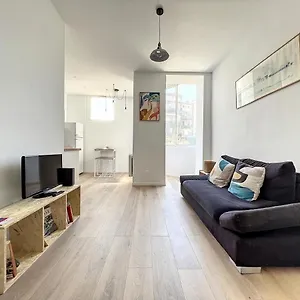 Appartement Renove - & Spacieux - Les Freres De La Loc', Marseille